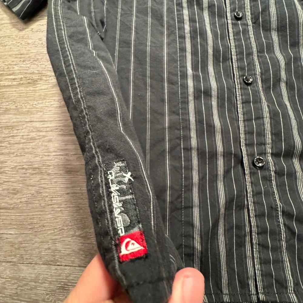 Vintage Quiksilver Shirt Mens Small Black Striped Poly Cotton Casual Skate VTG